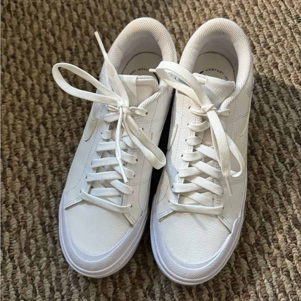 LIKE NEW Nike Court Legacy Lift - White